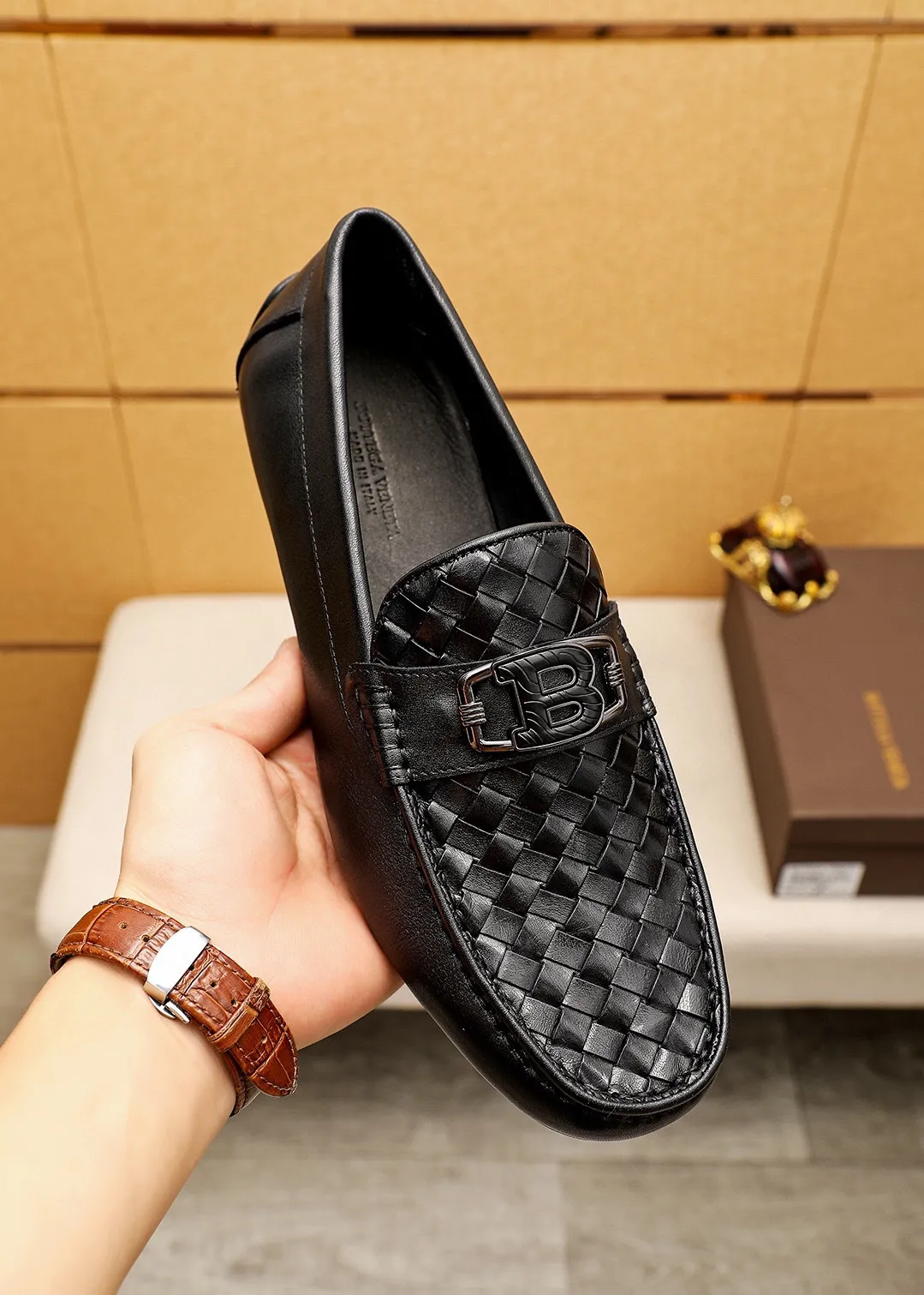 Men's Men's Shoes 💰: 420 💐BV Men's Slip-on Shoes® [BOTTEGA VENETA] Official website counter new model, one-to-one mold opening ⚠Italian calfskin embossed ➕Cow 🐂 leather lining. Driving slip-ons, available at counters, sizes 39-44 (38.45🉑️customized)